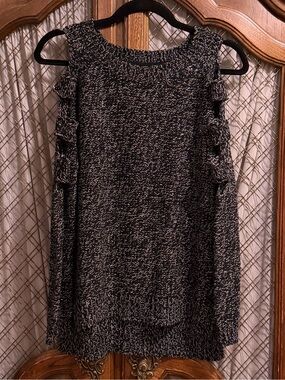 Wyatt Collection Marled Cold Shoulder Sweater SIZE MEDIUM